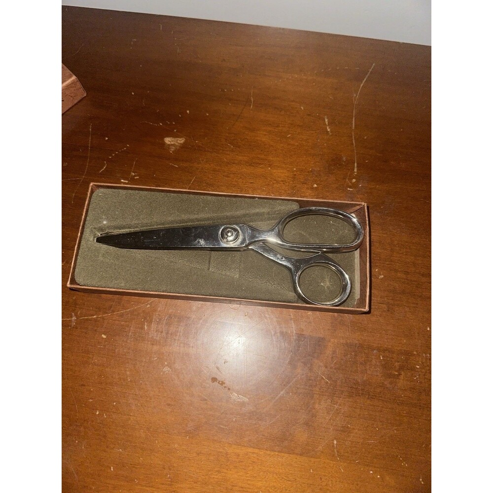 Gingher 7 1/2"  Pinking Shears for Sewing and Crafts With Box